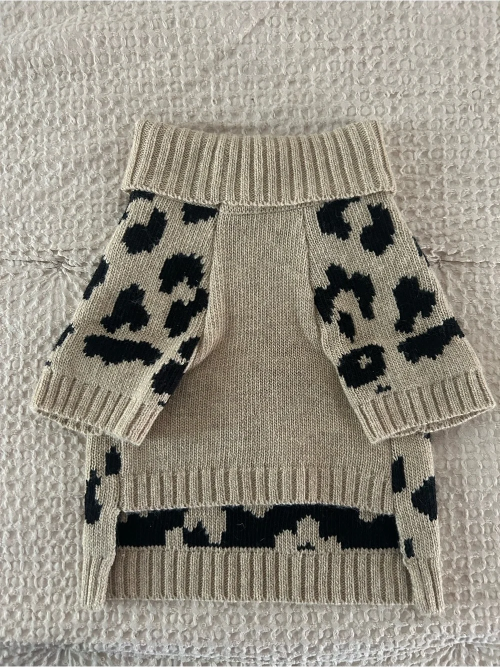 NEW KNIT DOG SWEATER  Size L Mark & Graham Leopard Print.